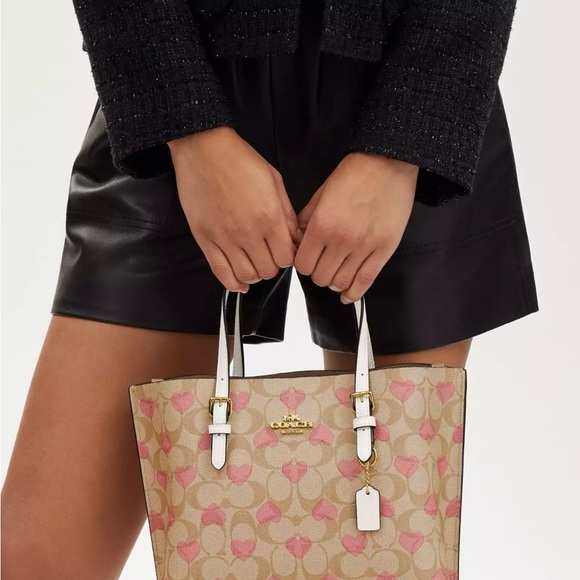 NWT Coach Mollie Tote 25 In Signature With Heart Print CP057 - Picture 6 of 8